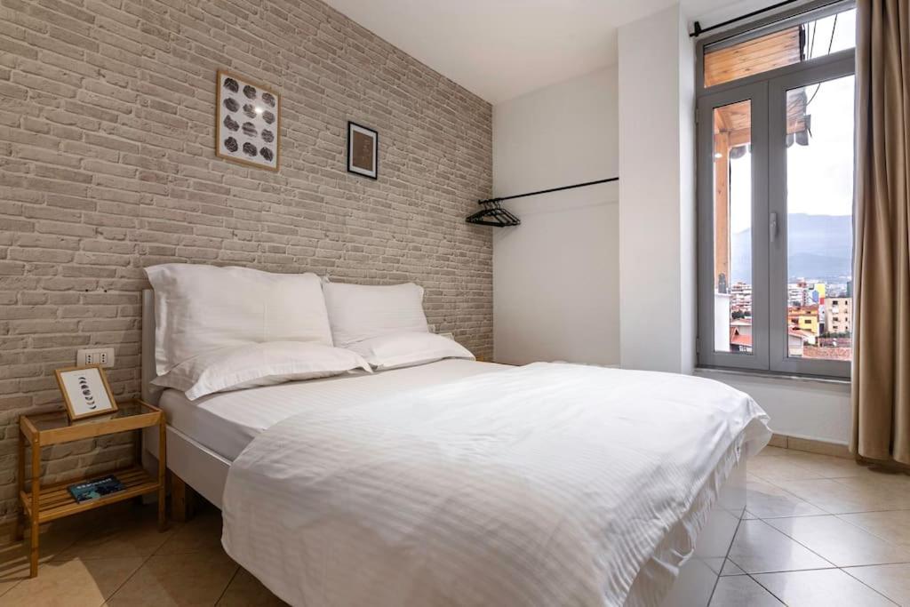 New Bazaar Apartment Tirana Buitenkant foto